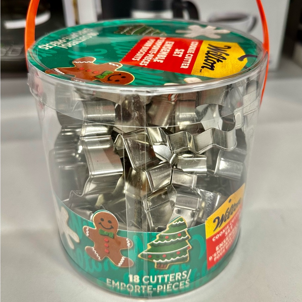 Wilton 18pc Holiday Cookie Cutter Set